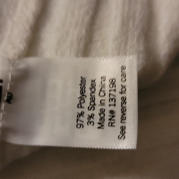 ✨️ 2️⃣ piece Lauren Lane -top with matching skirt✨️ - Picture 8 of 11